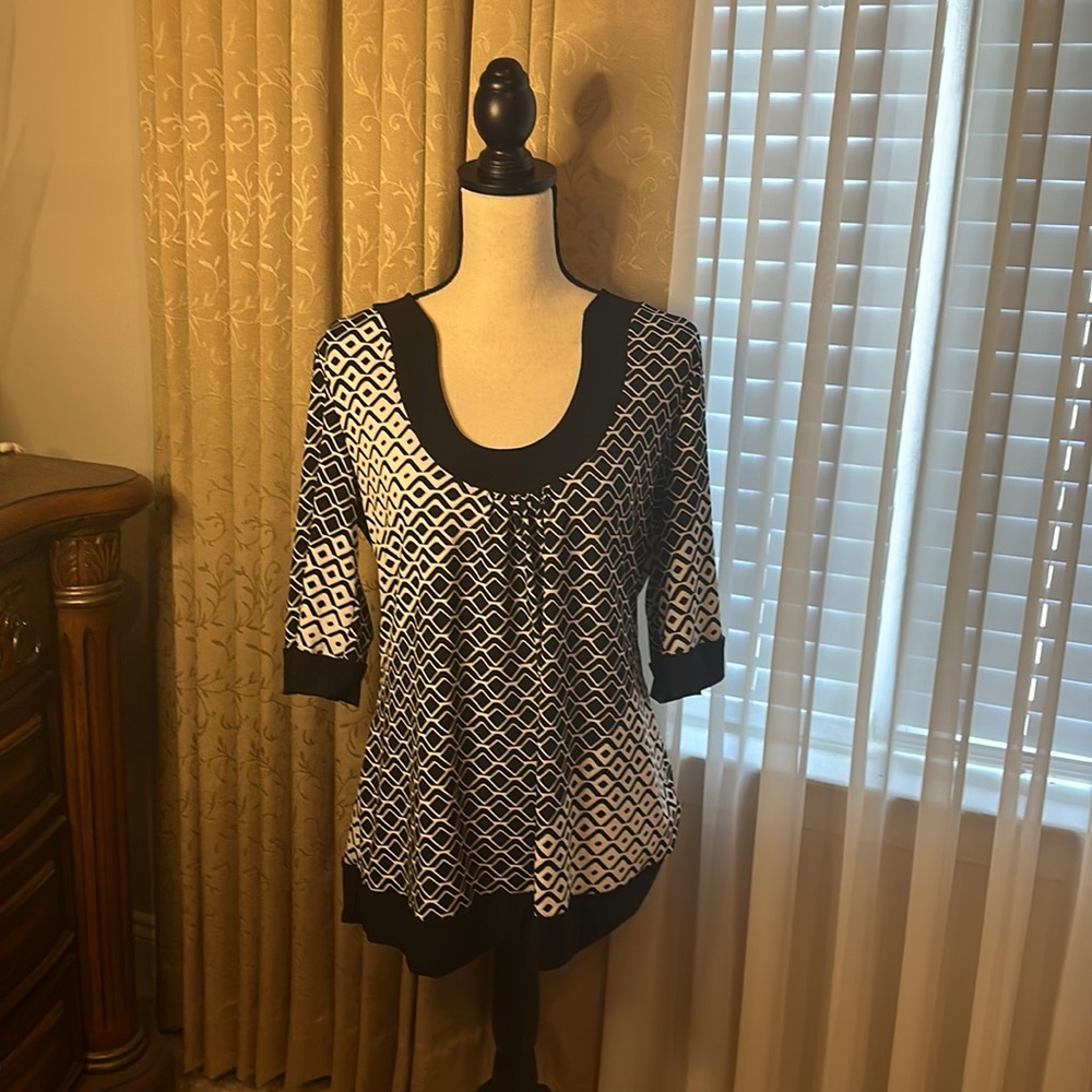 Dressbarn Size XL Cute Blouse